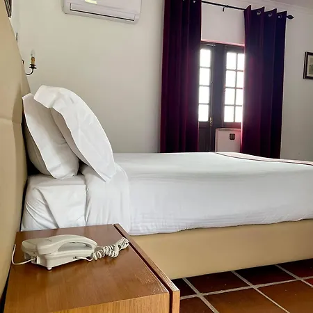 Rural A Coutada - Peniche アトウギア・ダ・バレイア